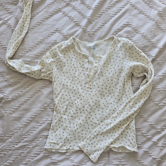 Brandy Melville Tops - Brandy Melville Cream Floral Long Sleeve Waffle Henley